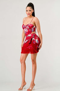 Chic wrap-over floral mini dress in vibrant red with kimono silhouette by Rêve Dorés